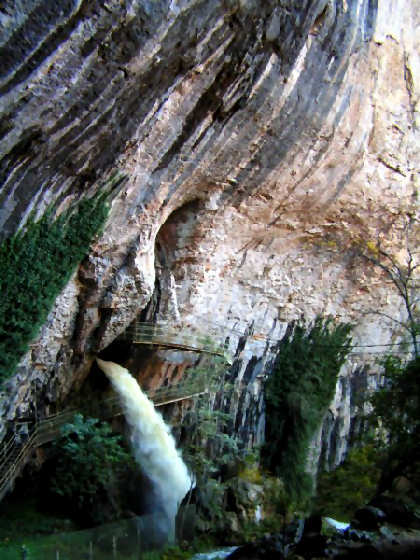 Grottes de Baumes